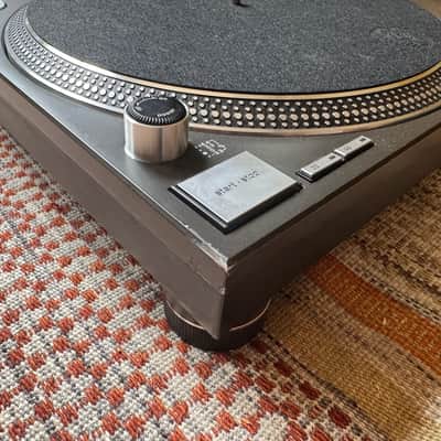 Technics SL- 1210 MK5 (with flight case) image 7