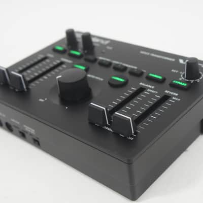 Roland VT-4 VOICE TRANSFORMER Formant Shifter Vocoder Voice Changer BOSS image 4