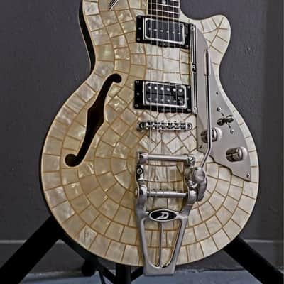 Duesenberg Starplayer TV Pearl Series Semi-Hollow Electric Guitar 2010s - Ice Pearl image 4