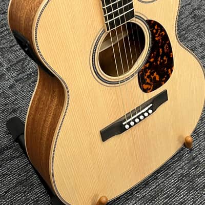 Larrivée OMV-40 with Mahogany, Sitka Spruce & L.R. Baggs Stagepro Element Pickup image 14