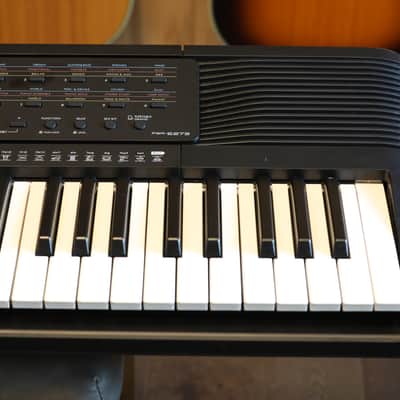 Yamaha PSR-E273 61-Key Arranger Keyboard 2020 - Present - Black image 5