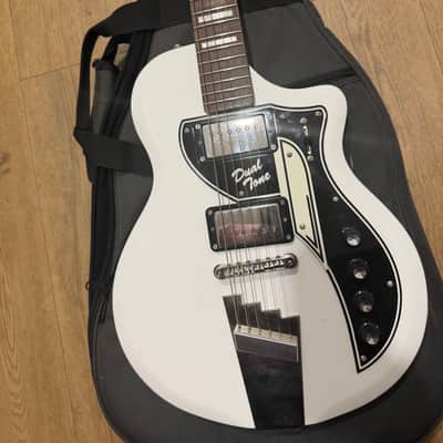 Supro 1224DBHT Limited Edition David Bowie 1961 Dual Tone Hardtail 2019 - White image 2