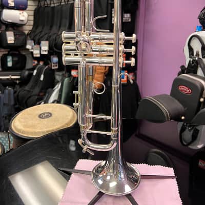 Bach Stradivarius 37 Silver-plated Trumpet image 5