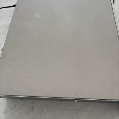 Korg Triton Rack Rackmount 60-Voice Polyphonic Workstation 2000 - 2005 - Silver image 6