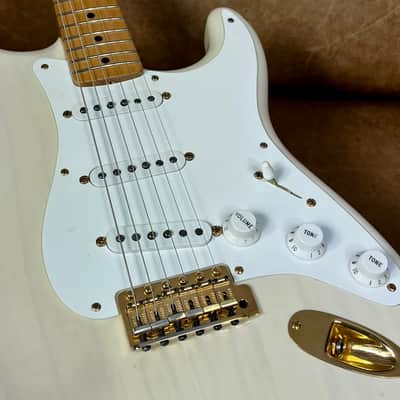 RARE 2001 Fender Custom Shop 1956 reissue stratocaster | NOS White Blonde, Original Fender G&G Hardcase and paper image 10