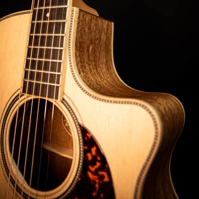 Larrivée OMV-40 with Mahogany, Sitka Spruce & L.R. Baggs Stagepro Element Pickup image 5