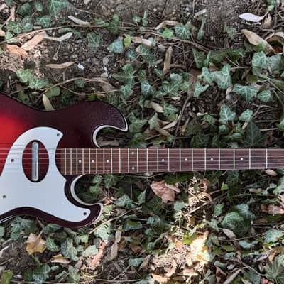 Silvertone Danelectro 1457 1964 Red Burst Made in USA Vintage image 2