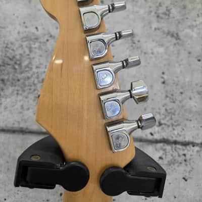 Fender Stratocaster Elite 1983 Made in United States Electric Guitar with Case - Artic White image 6