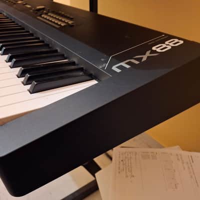 Yamaha MX88 Workstation + original trolley bag image 3