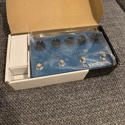 TC Electronic Flashback X4 Delay & Looper 2011 - 2019 - Blue image 2