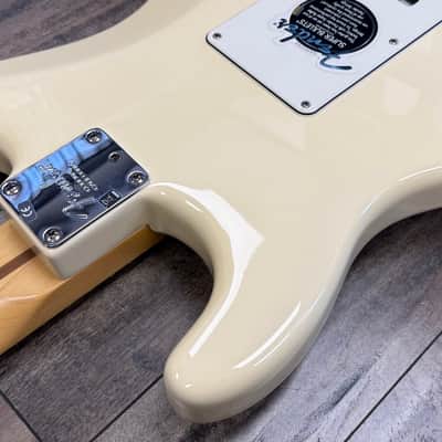 Fender American Standard Stratocaster with Maple Fretboard 2007 - Olympic White image 9