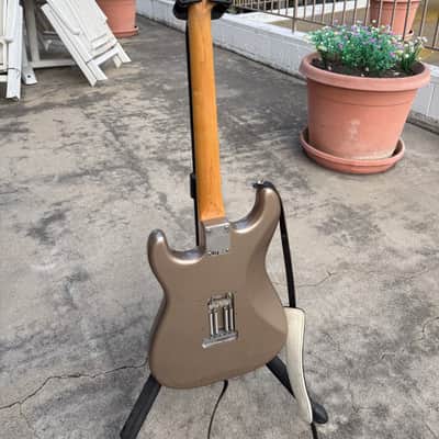 Fender American Vintage '65 Stratocaster 2013 - 2016 - Shoreline Gold with matching headstock image 6