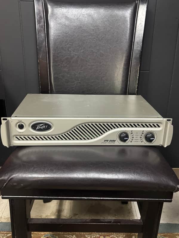 Peavey IPR-3000 power amplifier image 1