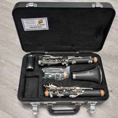 Castle Band Instruments Intermediate Bb Clarinet image 2