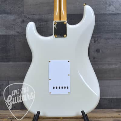 Mint Fender Limited Edition Vintera III Late 50s Stratocaster - Maple Fingerboard- White Blonde with Bag image 2