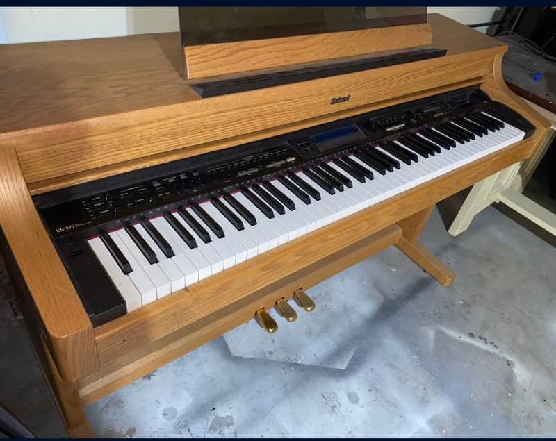 Roland KR-575 Digital Piano | Reverb