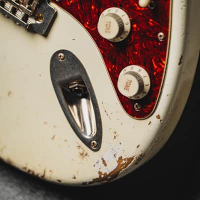 Luxxtone Choppa S Heavy Aging HSS-Vintage White w/Tortoise Pickguard & 1-Piece Roasted Flame Maple Neck image 7