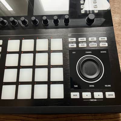 Native Instruments Maschine Studio 2010s - Black image 5