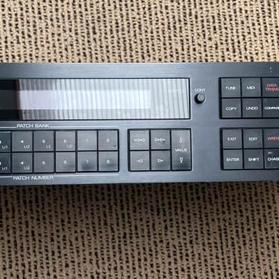 Roland D-550 & PG-1000 controller ex JM Jarre studio