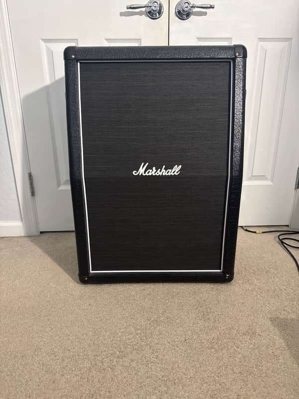Marshall MX212AR 160-Watt 2x12" Vertical Angled Guitar Speaker Cabinet