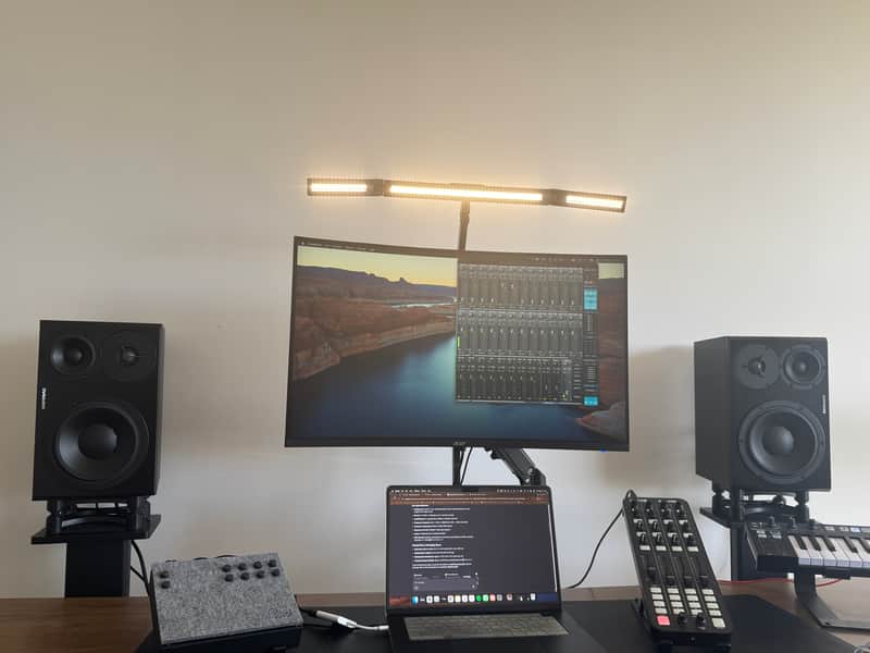 Dynaudio LYD 48 3-Way Active Studio Monitor Pair imagen 1