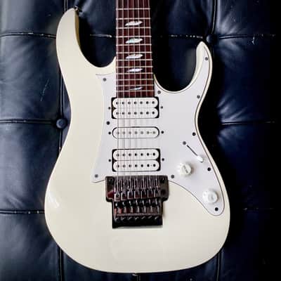 Ibanez UV7PWH Universe 1990 – First Year – Steve Vai – Collector Grade image 1