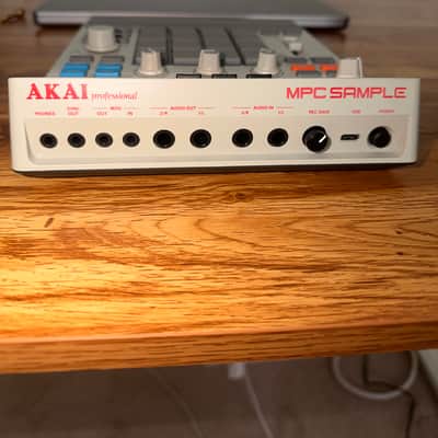 Akai MPC Sample – Excellent Condition + SD Card & iOS Cables Included image 9