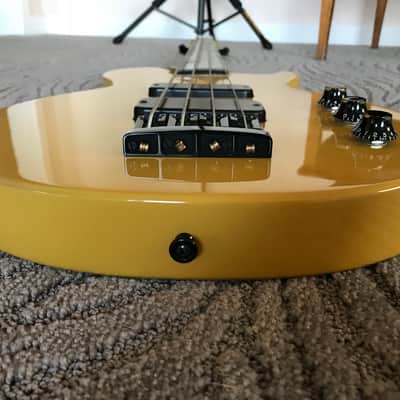 Gibson Les Paul Bass tv yellow image 9