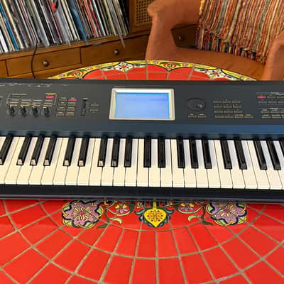 Korg Triton Extreme 76-Key 120-Voice Polyphonic Workstation 2005 - 2009 - Black image 3