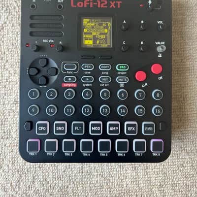 Sonicware Lofi-12 XT Sampler, boxed with case image 2