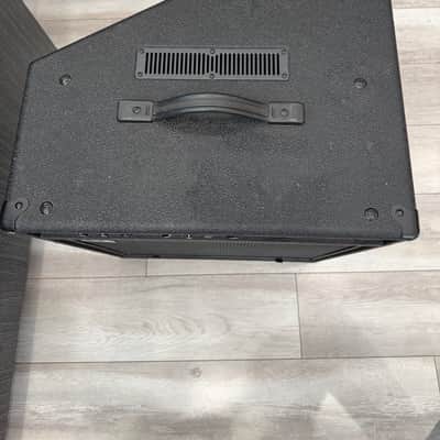 Ampeg BA-115 V2 Combo Amp image 4
