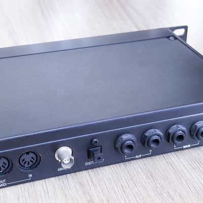 Alesis QSR Rack synthesizer // RARE image 6