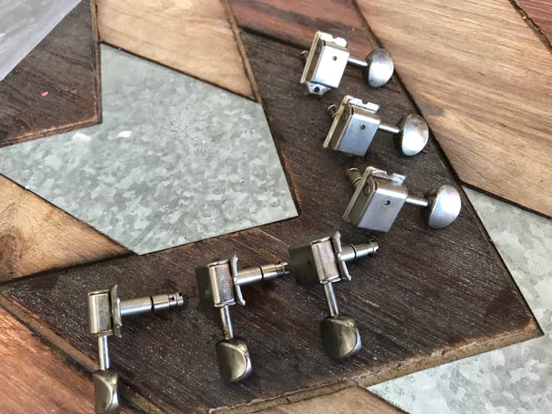 Real Life Relics Fender® Gotoh Aged Nickel Locking Vintage Tuners Fender PT # 0072272049    [CA3] image 1
