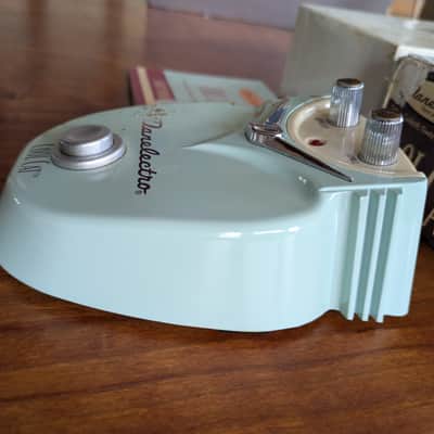 Danelectro Cool Cat Chorus 2000s - Blue image 3
