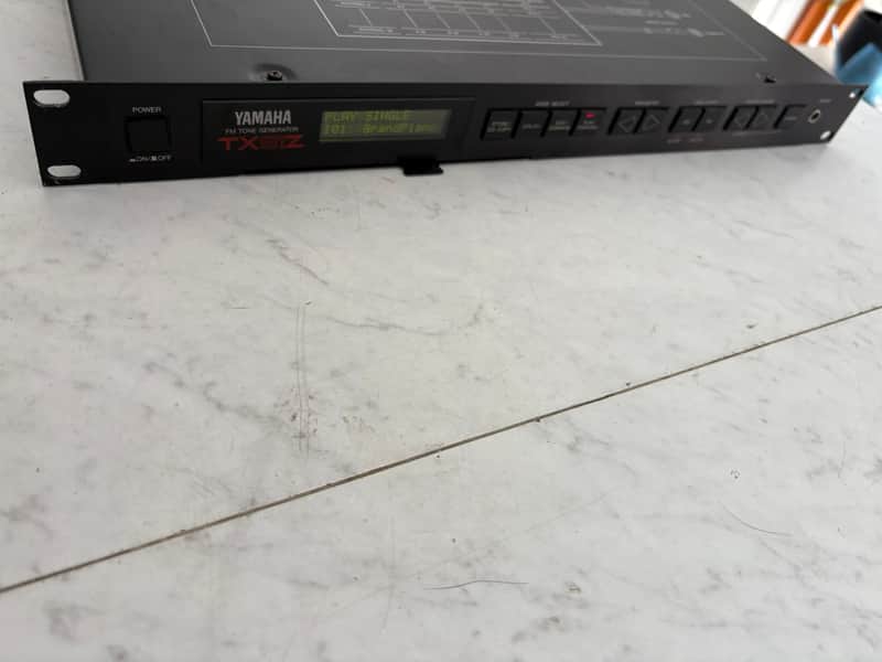 Yamaha TX81Z Rackmount FM Tone Generator 1987 - 1988 - Black image 1