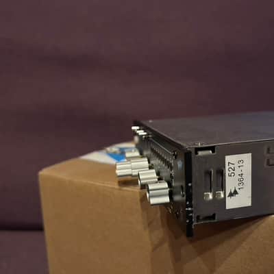 API 527 500 Series Compressor w/ 3 spare 2520's image 1