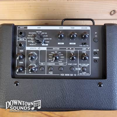 Vox Mini Go 10 Portable Modeling Amplifier with Vox Three-Button Footswitch & Power Supply image 3