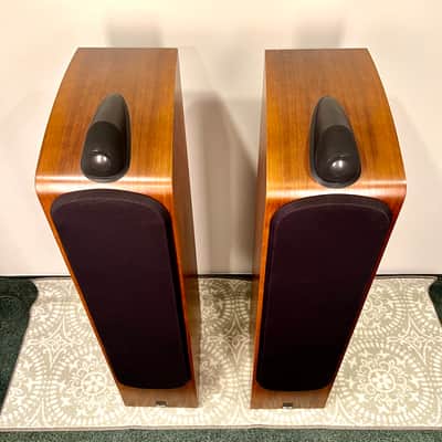 Bowers & Wilkins B&W 703 Speakers image 9