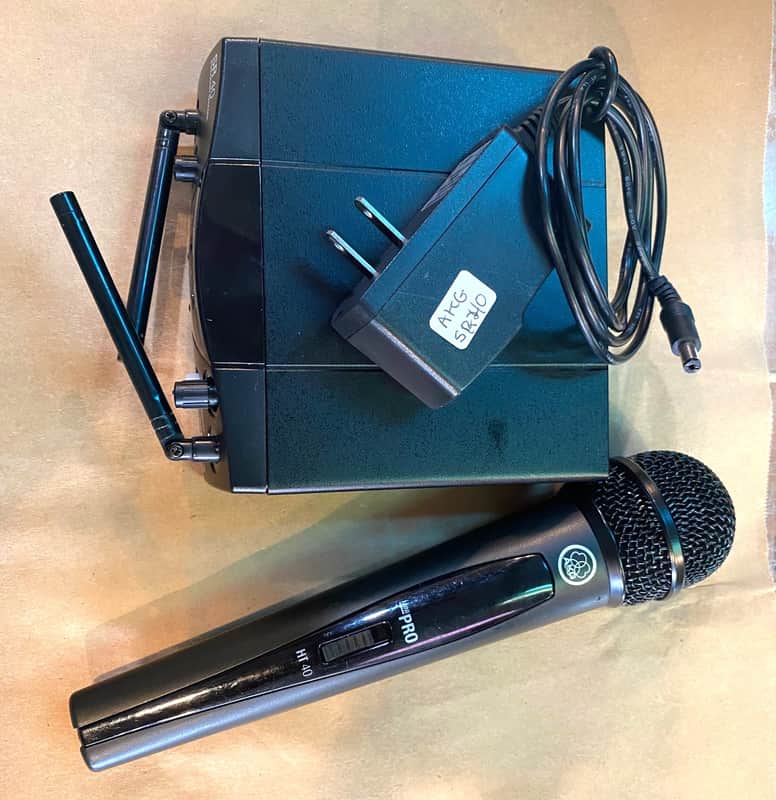 AKG Acoustics SR40 W/HT40 Transmitter Mic image 1