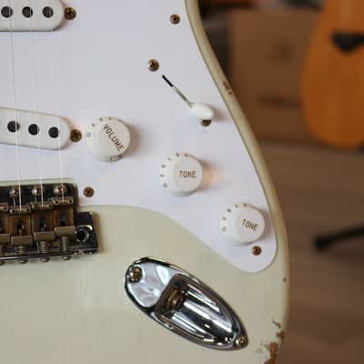 Fender Custom Shop S24 Fat 54 Stratocaster - Maple Fingerboard, Aged India Ivory image 3