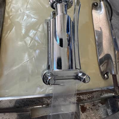 WFL Ludwig 1940s Era Zephyr Lug Snare Drum 7x14 White Marine Pearl image 12