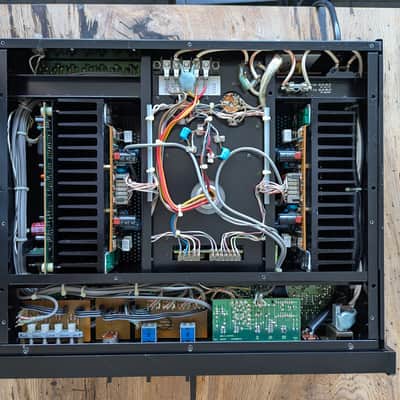 Accuphase E-205 1986 - Black image 8