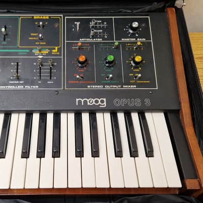 Moog Opus 3 1980 - Black image 12