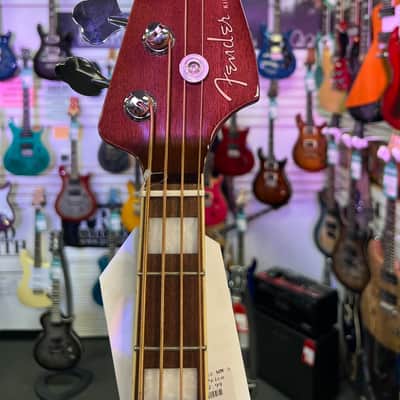 Fender Kingman™ Bass, Walnut Fingerboard, Black Pickguard, Shaded Edge Burst image 4