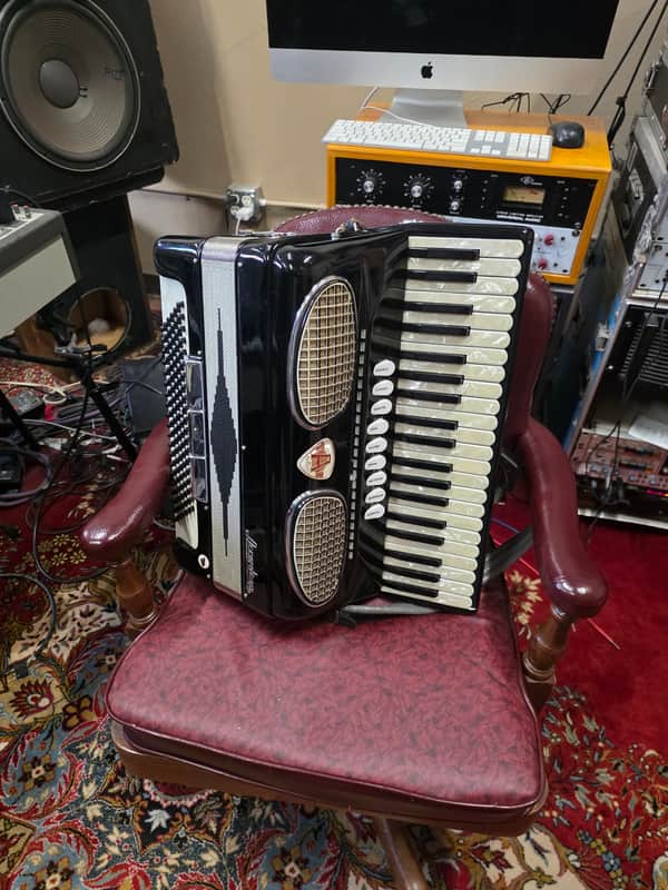 Excelsior Accordiana Model 320 Piano Accordion Made in Italy 41/120 image 1