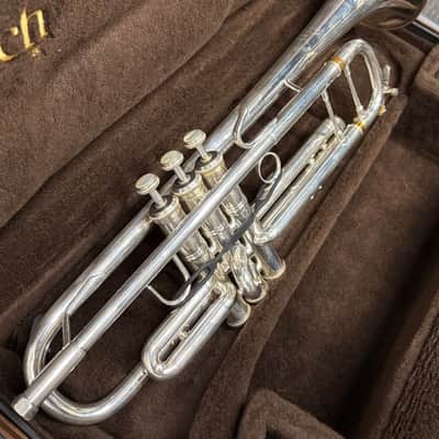Bach Stradivarius Trumpet Model 37, Silver Finish image 2