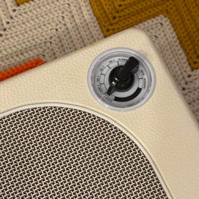 Mooer Hornet Amplifier - Solid Living Room Amp! - image 2