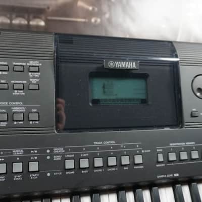 Yamaha PSR-E463 61-Key Touch-Sensitive Portable Keyboard image 3