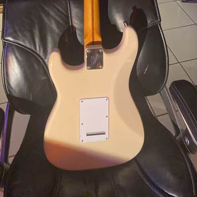 Fender Jimmie Vaughan Tex-Mex Signature Stratocaster 1996 - Present - Olympic White image 2