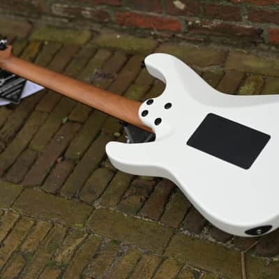 Charvel Pro-Mod Plus So-Cal Style 1 HH FR EB - Snow White image 11